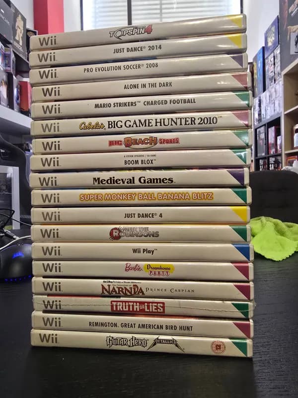 Used Nintendo Wii Games Bundle image 1