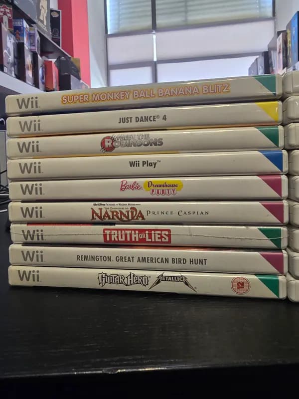 Used Nintendo Wii Games Bundle image 2