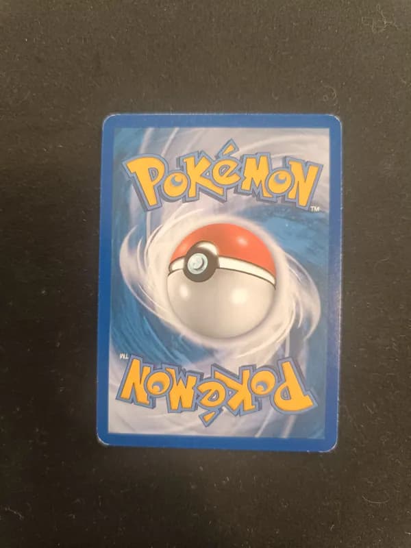 Reshiram Holo image 2